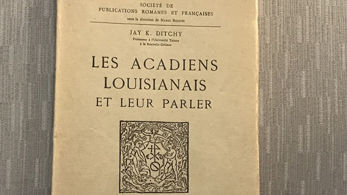 Photo de la page titre de la première édition de «Les Acadiens louisianais et leur parler».