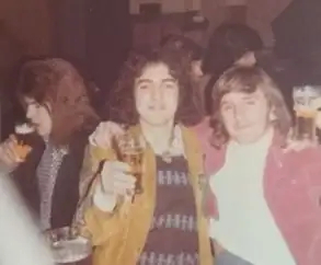 Photo de Régis Labeaume et d'un autre homme dans les années 1970.
