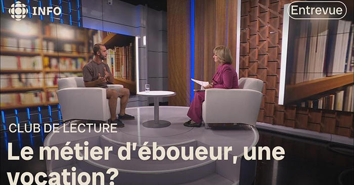 Photo de Simon Paré-Poupart avec Anne-Marie Dussault sur le plateau de l'émission «24-60».