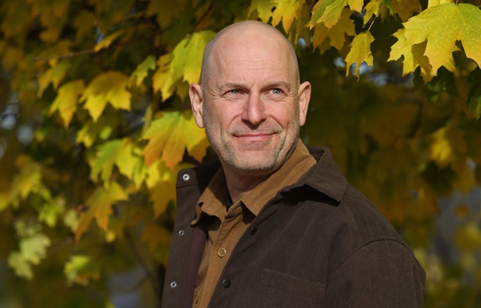 Portrait photo de Jean-François Nadeau.