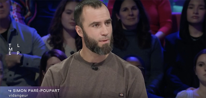 Photo de Simon Paré-Poupart sur le plateau de «Tout le monde en parle».